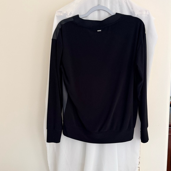 DKNY Black Faux Leather V-Neck Top Size Small - Picture 7 of 7